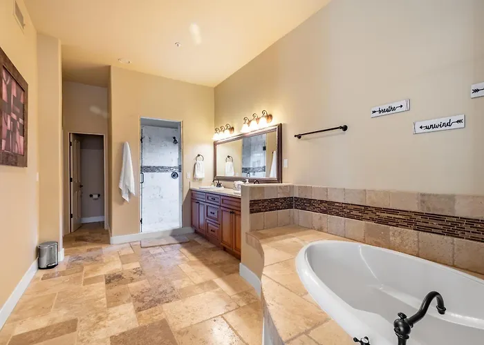 Desert Oasis- Luxury Private Pool Pet Friendly Scottsdale