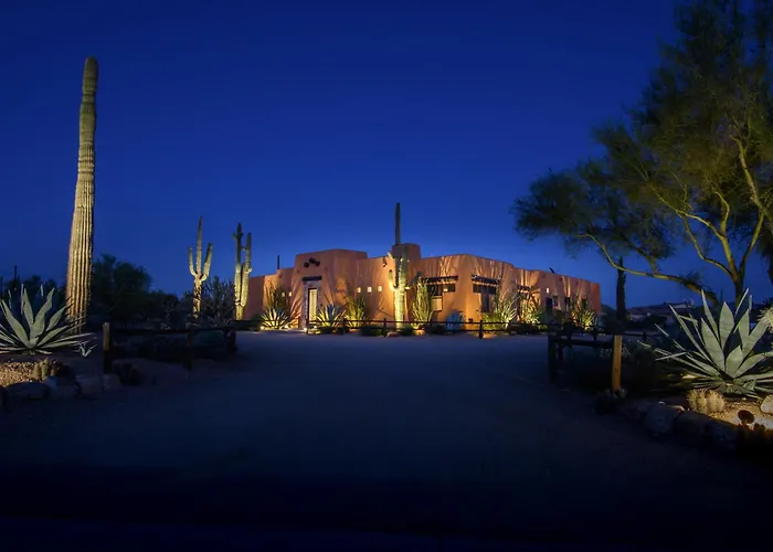 Desert Oasis- Luxury Private Pool Pet Friendly Vakantiehuis