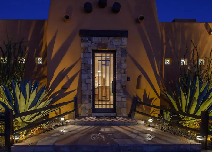 Desert Oasis- Luxury Private Pool Pet Friendly * Scottsdale