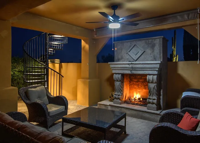 Vakantiehuis Desert Oasis- Luxury Private Pool Pet Friendly *