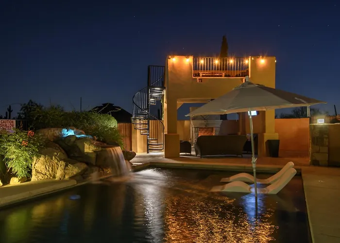Vakantiehuis Desert Oasis- Luxury Private Pool Pet Friendly *