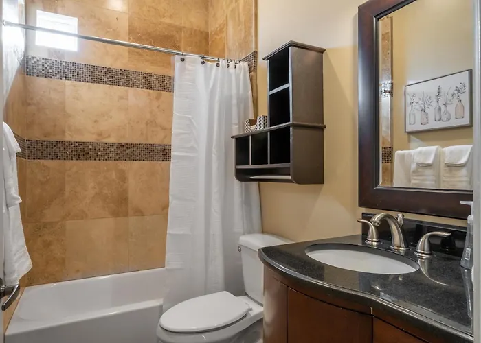 Vakantiehuis Desert Oasis- Luxury Private Pool Pet Friendly *