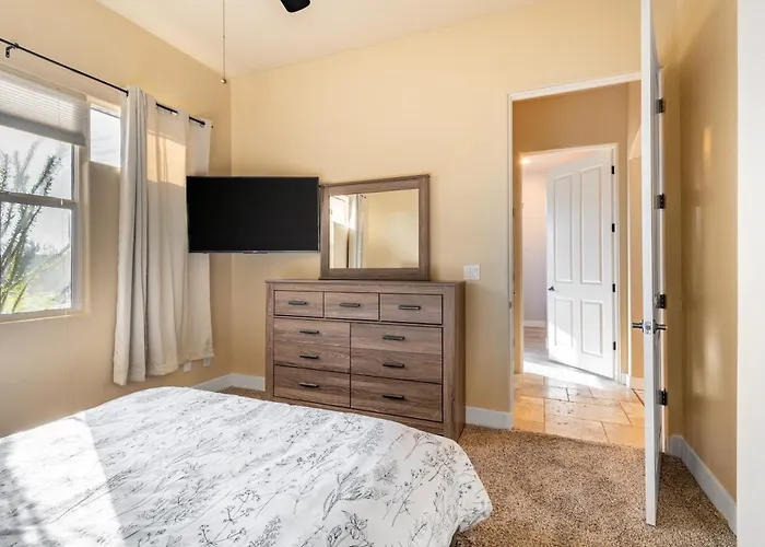 Desert Oasis- Luxury Private Pool Pet Friendly Scottsdale