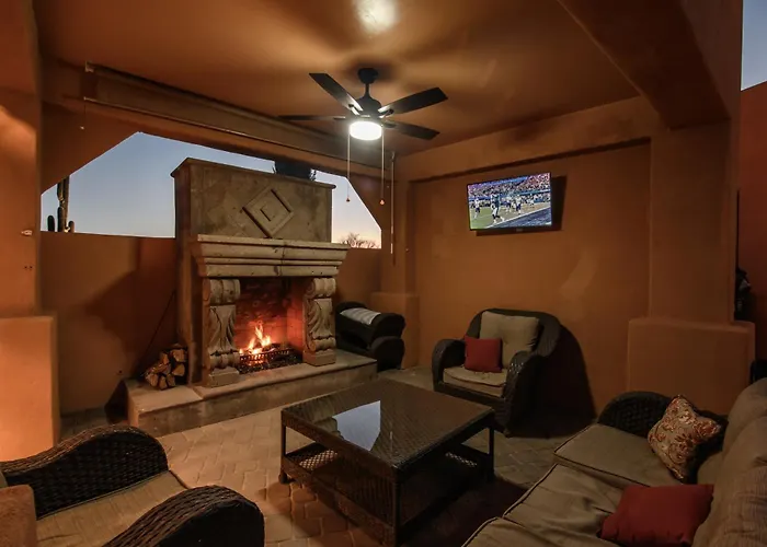 Desert Oasis- Luxury Private Pool Pet Friendly Vakantiehuis