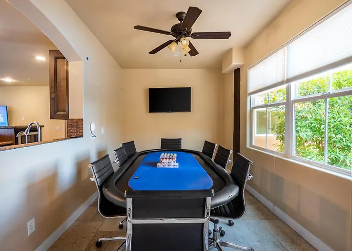 Desert Oasis- Luxury Private Pool Pet Friendly *