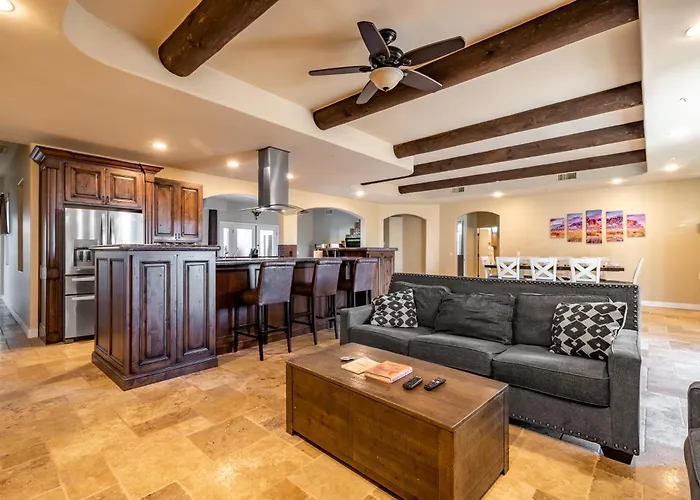 Desert Oasis- Luxury Private Pool Pet Friendly *