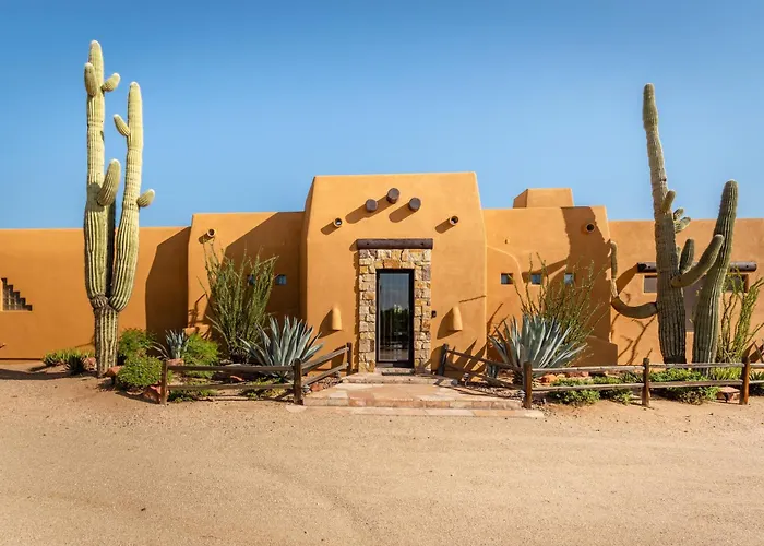 Vakantiehuis Desert Oasis- Luxury Private Pool Pet Friendly *