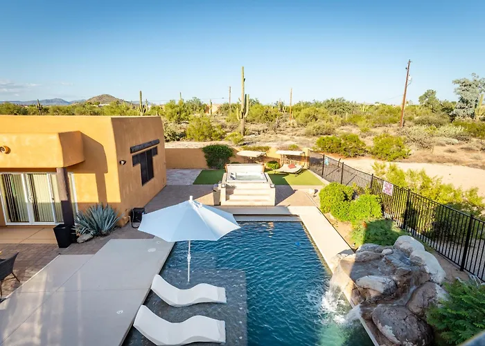 Desert Oasis- Luxury Private Pool Pet Friendly