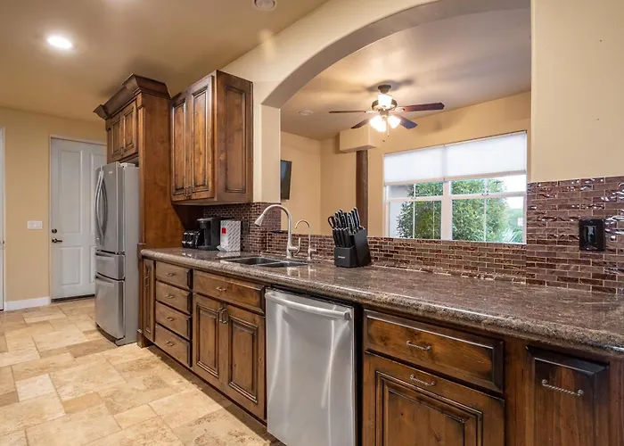 Desert Oasis- Luxury Private Pool Pet Friendly * Scottsdale