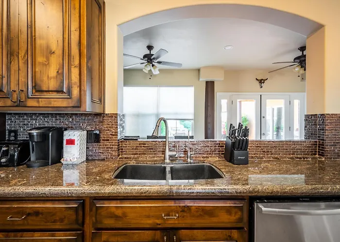 Desert Oasis- Luxury Private Pool Pet Friendly Scottsdale