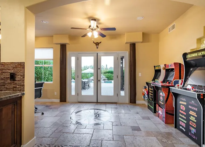 Desert Oasis- Luxury Private Pool Pet Friendly Vakantiehuis Scottsdale