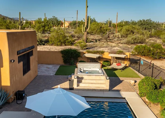 Desert Oasis- Luxury Private Pool Pet Friendly Vakantiehuis